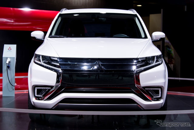W{(ln)¸܇Outlander PHEV concept-S