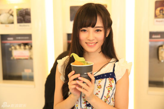 վW(wng)ƱxЇ(gu)һŮ SNH48溵tZ ˚?q){AKB4