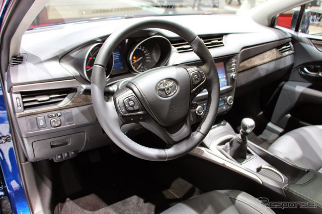 S܇AVENSIS