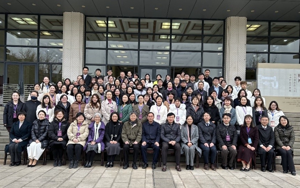 參加云南工作坊的學(xué)員與主辦方合影留念。笹川日中友好基金供圖
