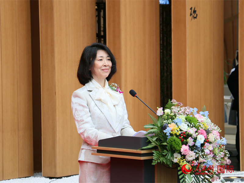 4月13日，2025年日本大阪世博會中國館舉行開館儀式，中國館政府總代表、中國貿(mào)促會副會長李慶霜主持儀式。人民網(wǎng) 許可攝