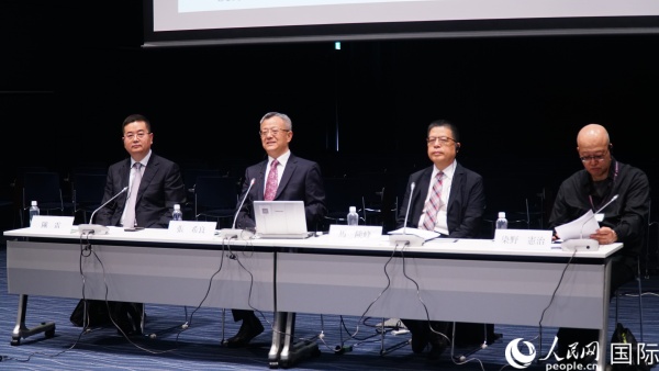 與會專家熱切交流。人民網(wǎng) 蔣曉辰攝